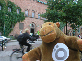 Mr Monkey across the street from the Röhsska Museet