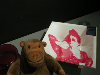 Mr Monkey with a Lou Reed table