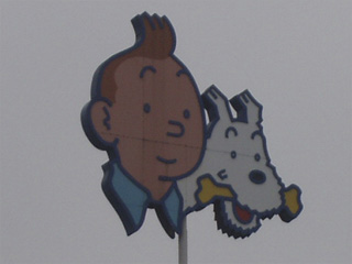 TinTin and Snowy atop the Lombard building