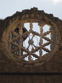 The hole where Winchester Palace used to have a rose window