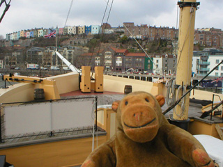 Mr Monkey looking at the forecastle from the boarding platform
