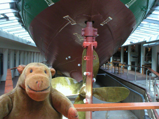 Mr Monkey looking at the stern of the Amandine