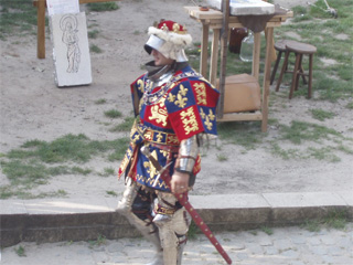 An English king in the courtyard of the Gravensteen