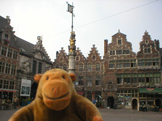 Mr Monkey looking across Sint-Veerleplein