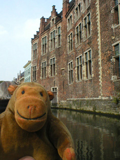 Mr Monkey going along the Lieve in a boat