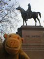 Wellington statue and arch